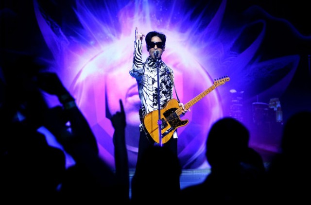 Prince+Makes+History+L+LIVE+One+Night+Three+TgZG5GbZJIFl